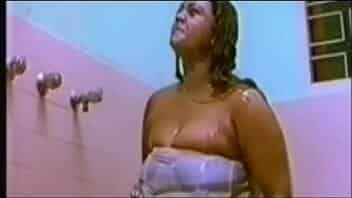 Shakeela seductive with a guy in Swimming pool