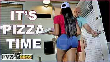 BANGBROS - It's Pizza Time, Bitches. Did Someone Order Some PHAT Ebony Azz?!