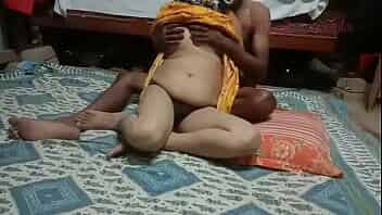 Indian Slim and sexy Bengali Tumpa Bhabhi creampie sex with her student.