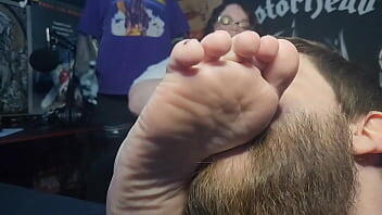 BBW ignoring Foot Sucking Toes and Licking Feet