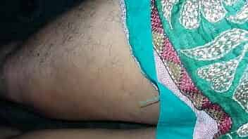 tamil Wife Lakshimi show her Sexy Hairy legs