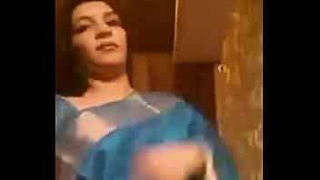 Indian Hot Tamil Aunty Removing Dress