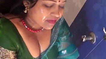 xxvidio in Hottest bathing by hot aunty