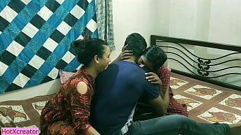 देसी टीन गर्ल ने अपनी सौतेली माँ के साथ अपने प्रेमी को साझा किया !! हिंदी हॉट वेबसीरीज सेक्स