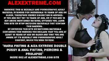 Extreme fisting & prolapse lesbians